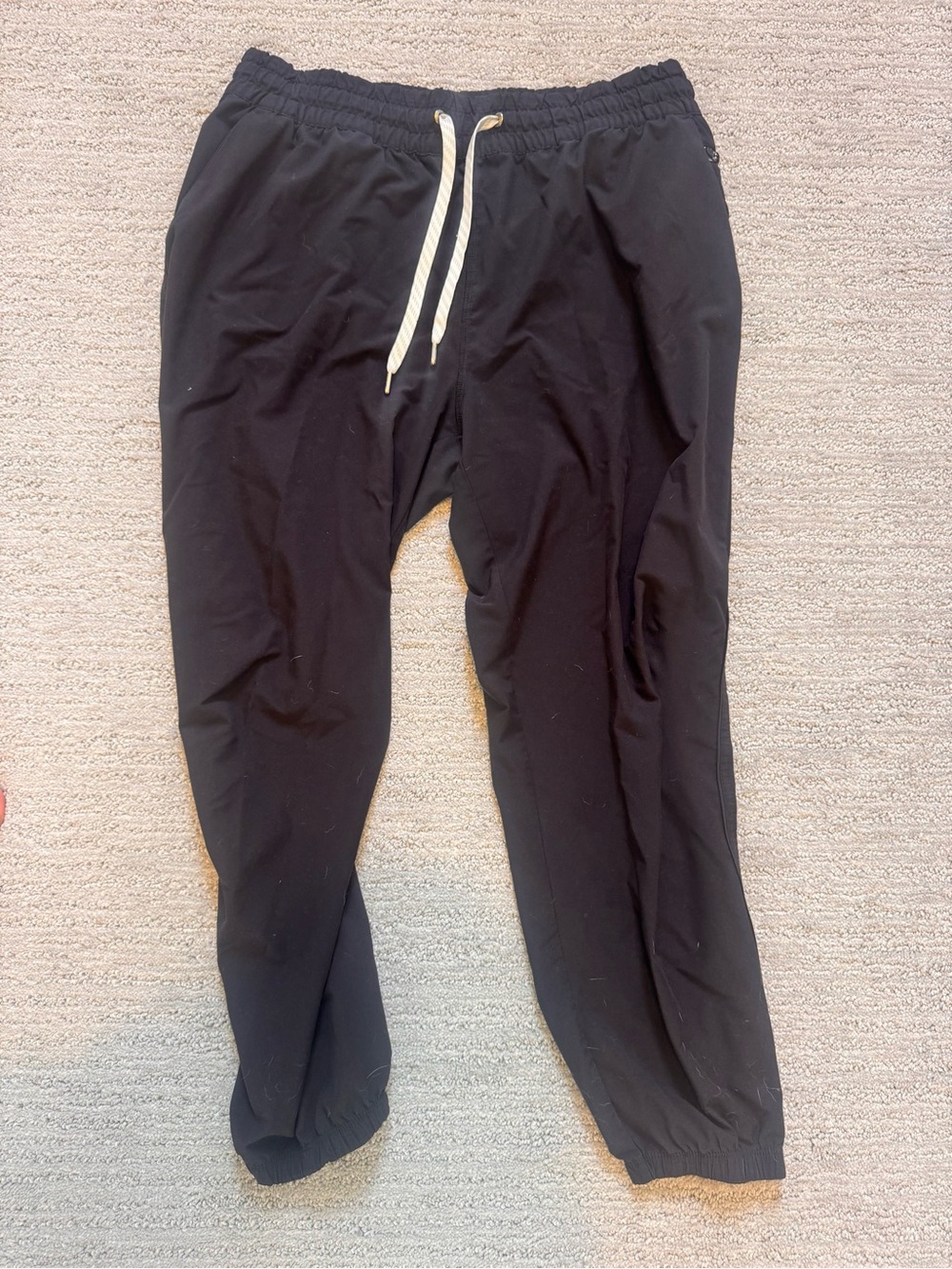 Vuori Black Weekender Jogger, Women’s Large